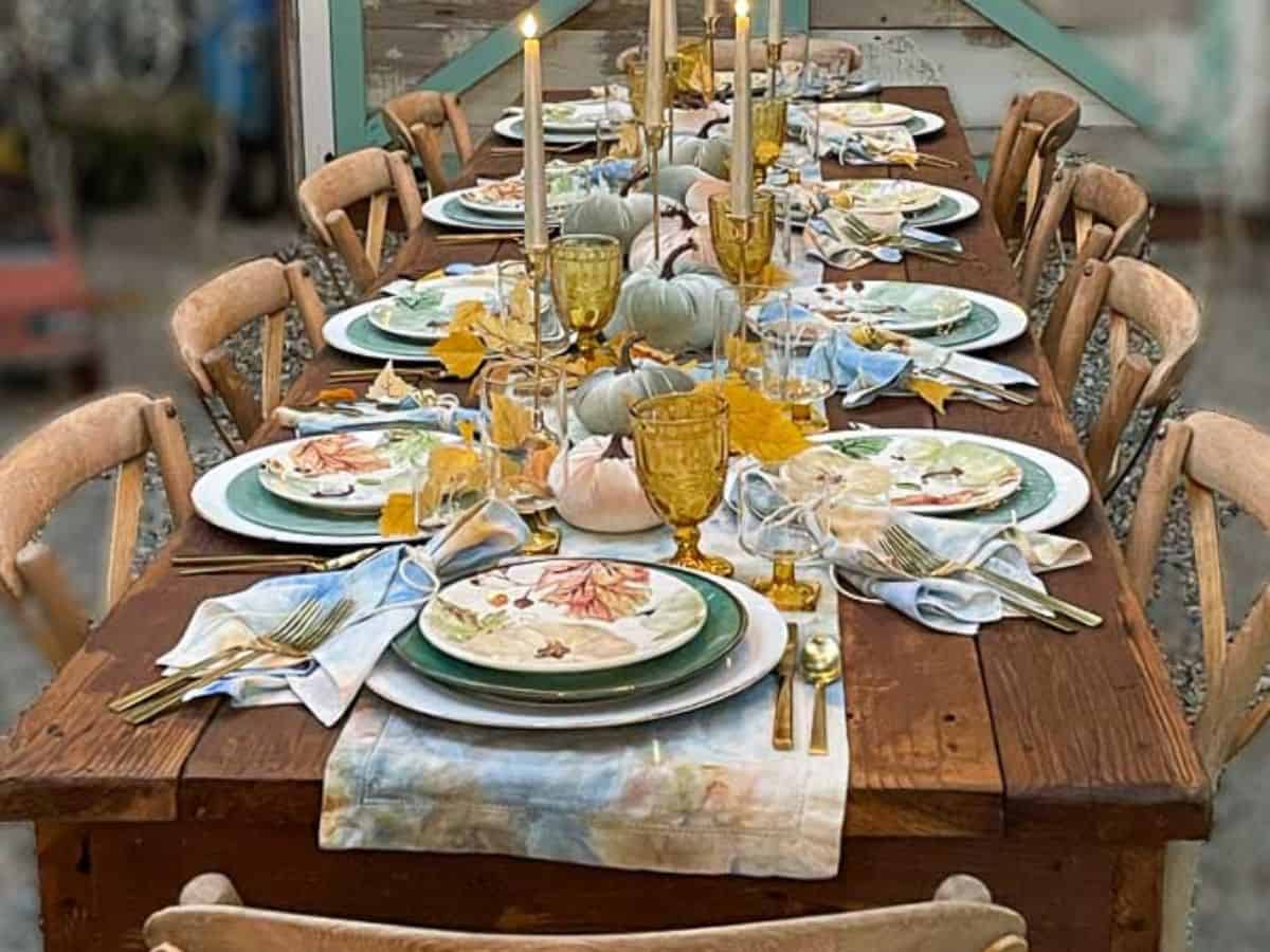 Fall Outdoor Tablescape DIY : Simple and Beautiful Ideas