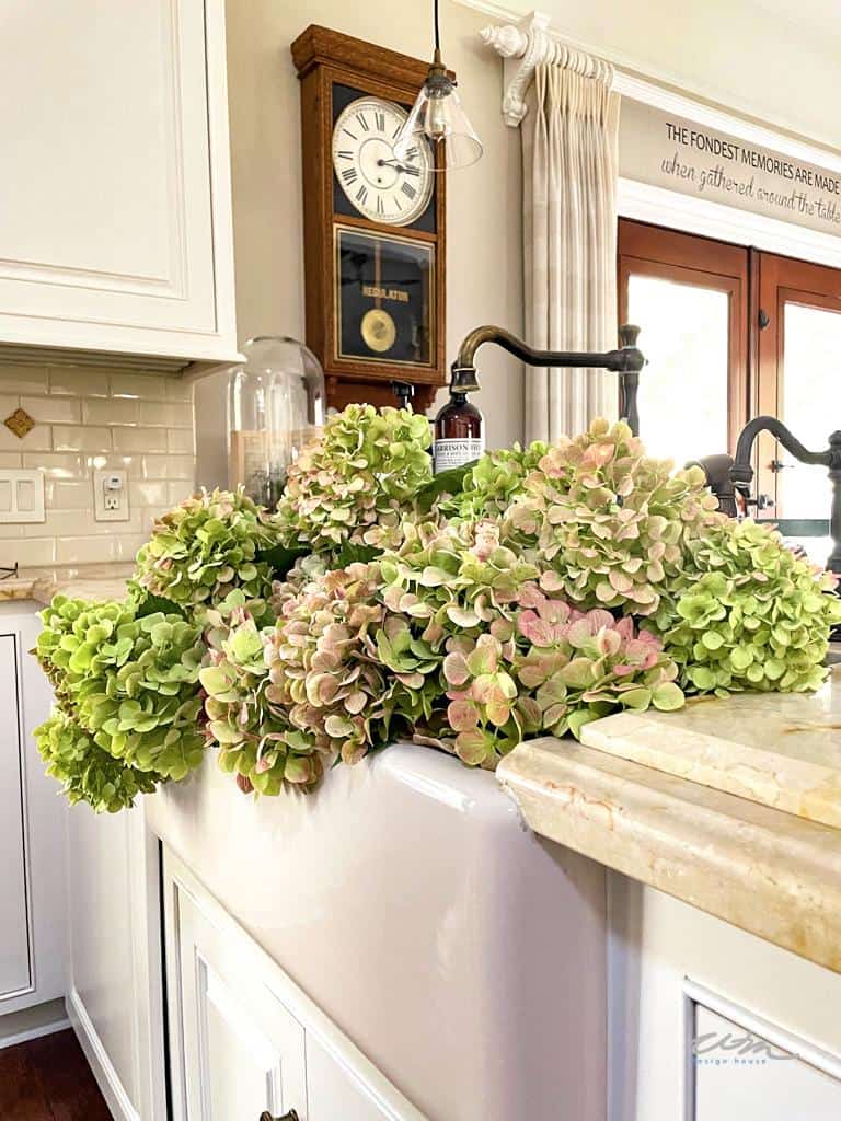 10 ways to decorate with hydrangeas