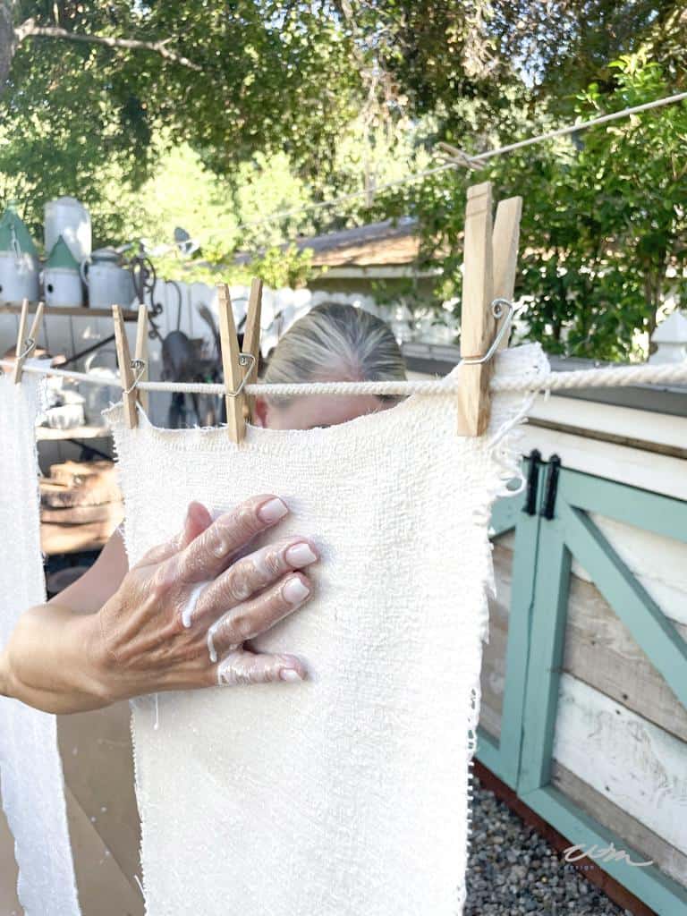 Hanging burlap to dry - How to make the best Pumpkin DIY Placemats