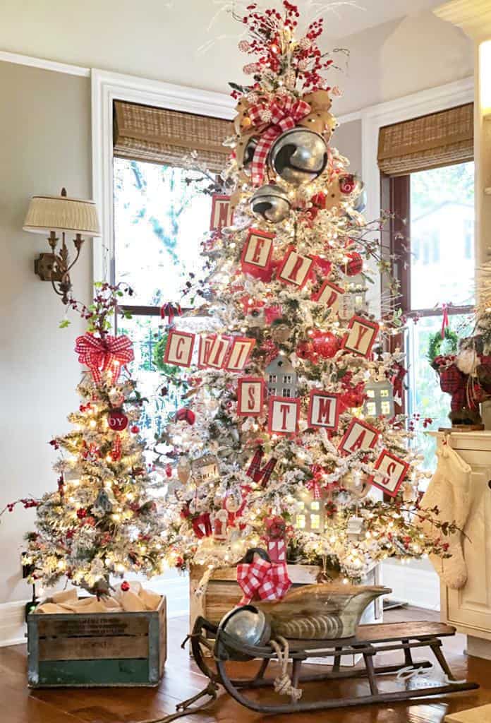 King of Christmas Flocked Tree 