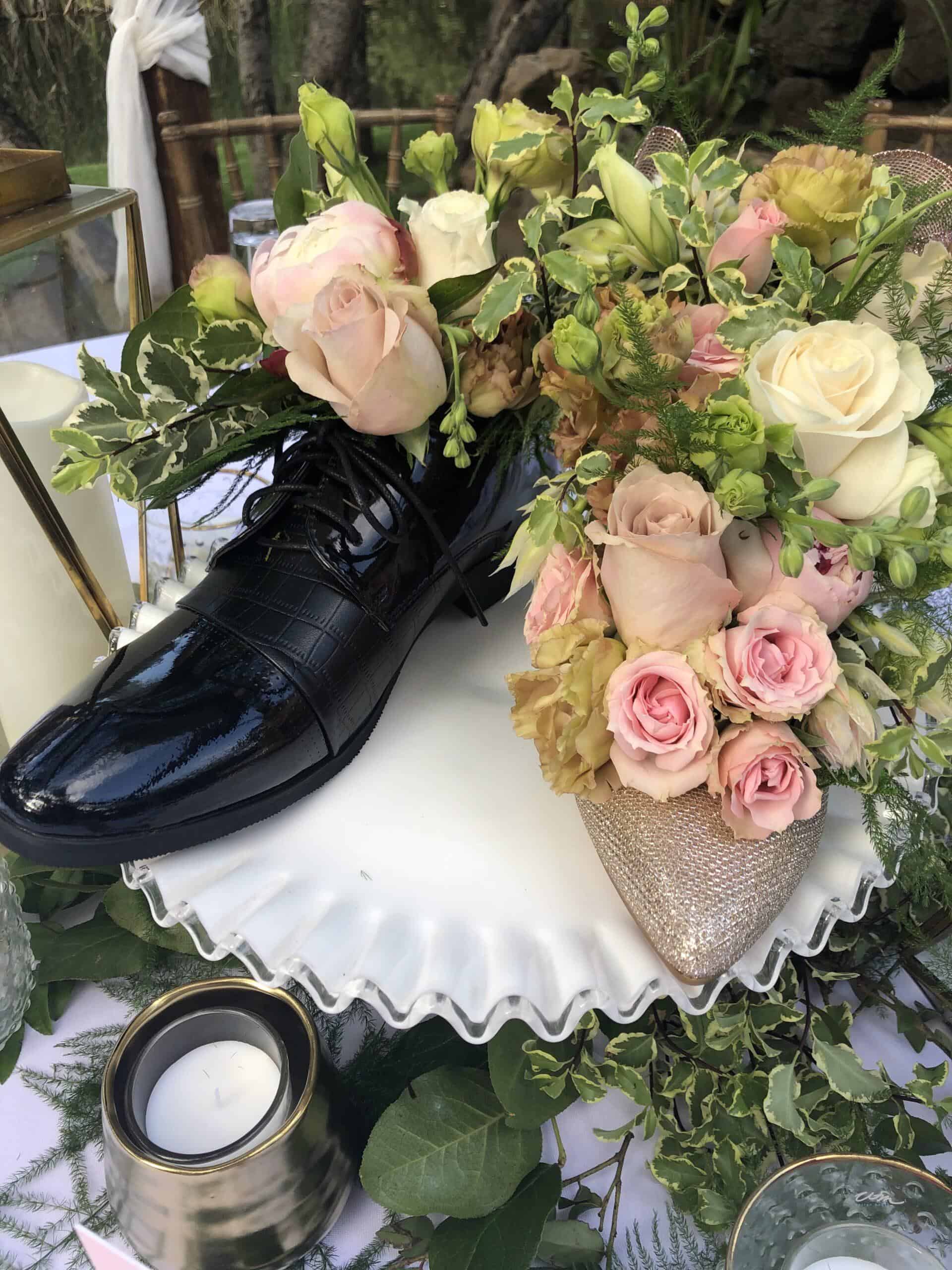 Shoe flower vase 