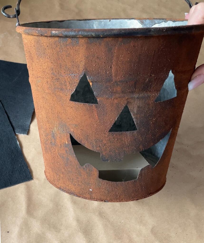 How to finish an outdoor pumpkin to look rusty with cinnamon 