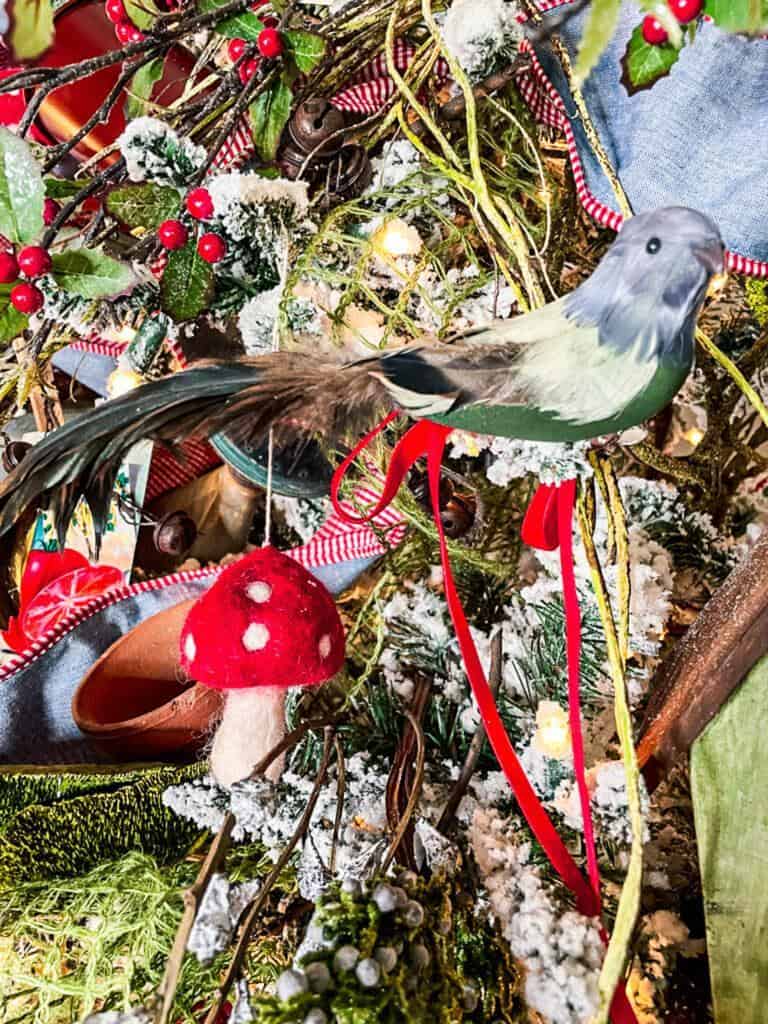 christmas tree with bird 