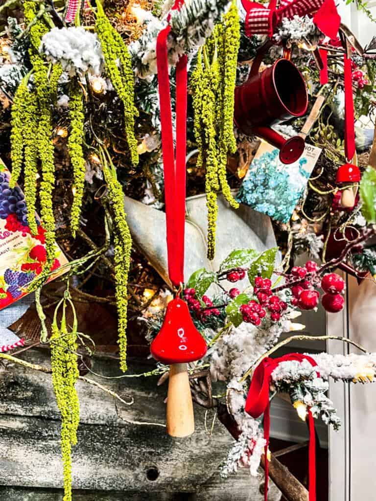 How to make mushroom ornaments 