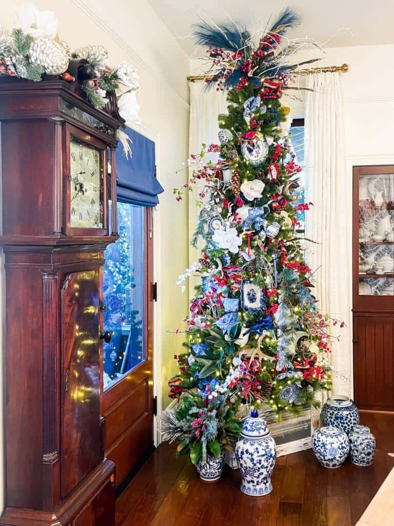 Blue and white Christmas tre in the dining room 2022 