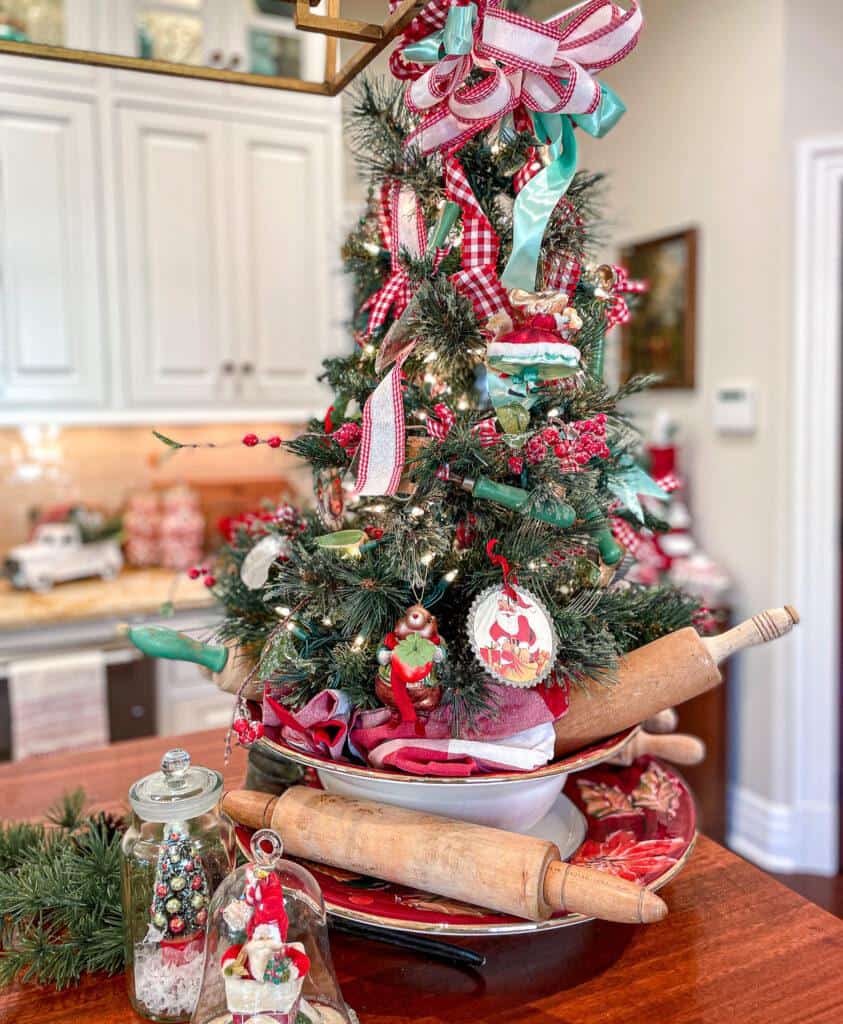 Small tree in the kitchen- classic Christmas decorating 