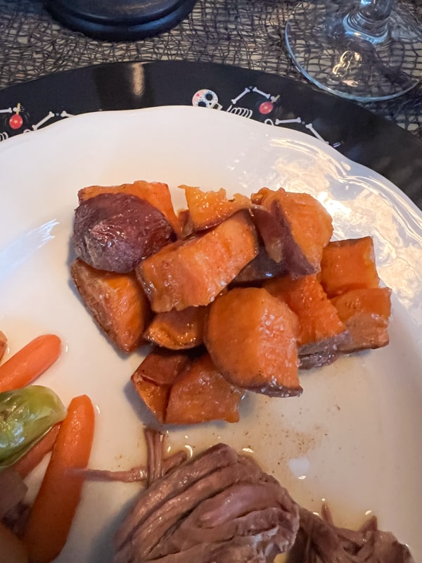 Sweet potatoes with caramel and salt