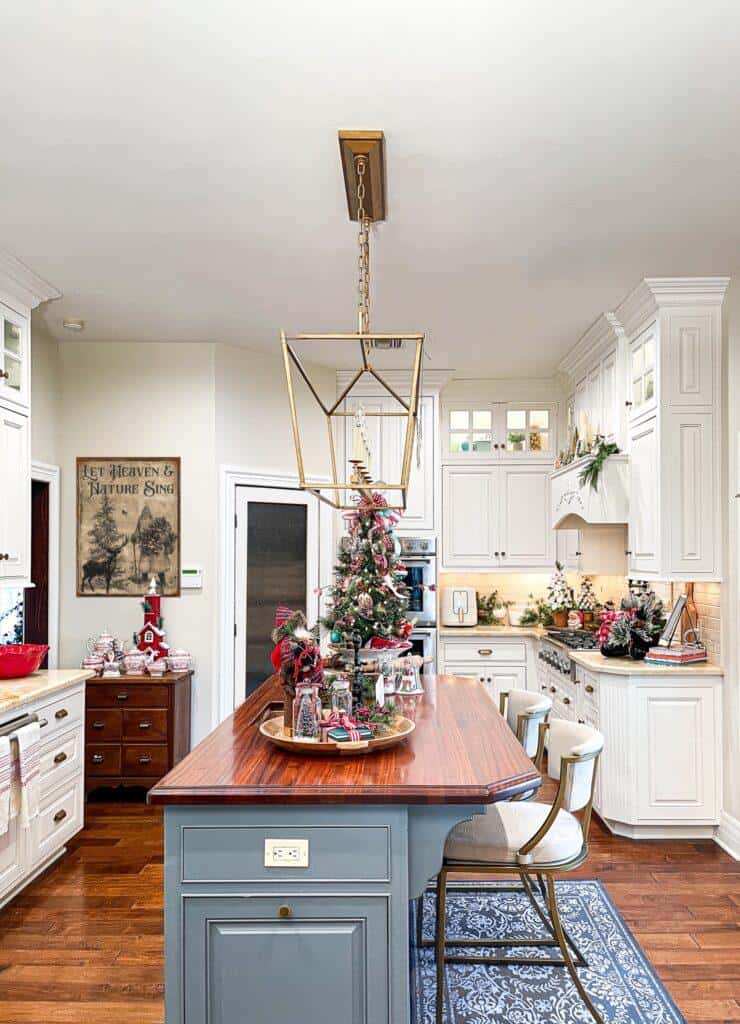 kitchen classic Christmas decorations 