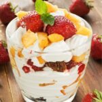 Trifle with berries, peaches and angel food cake -21 of the best recipes to make with store bought angel food cake