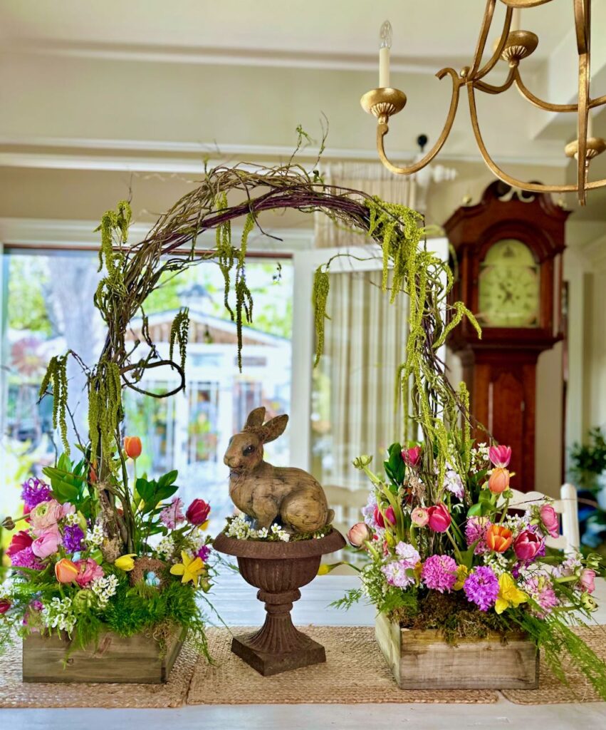 Easter flower arrangement in the dining room 