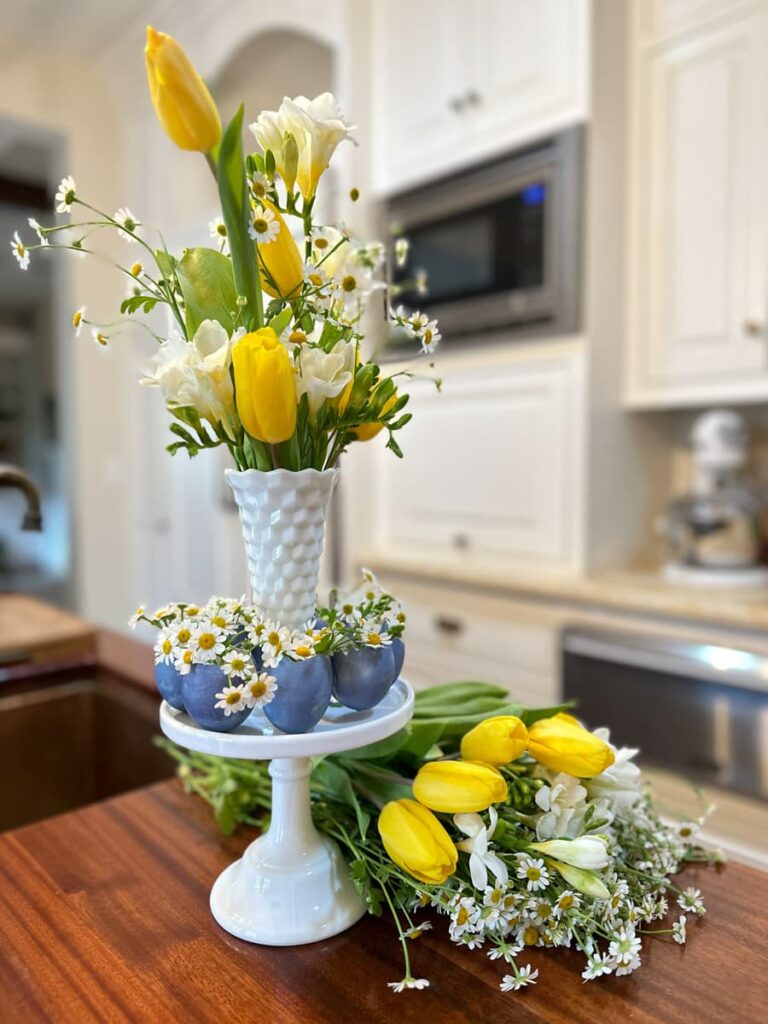 Easter eggshell floral arrangement- How to make natural dye