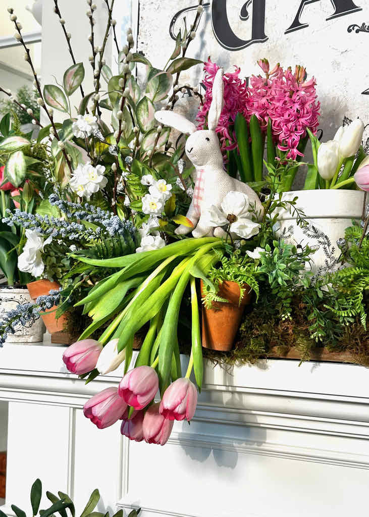 Spring Mantle ideas with fresh and faux flowers for spring.