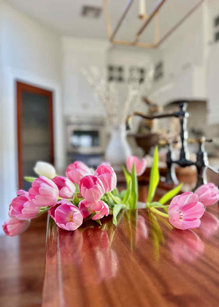21 Of The Best Flowers For Easter Decorating