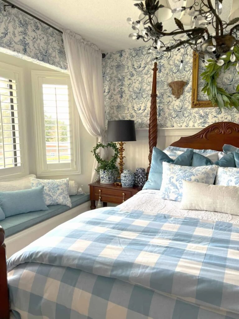 blue and white toile bedroom 