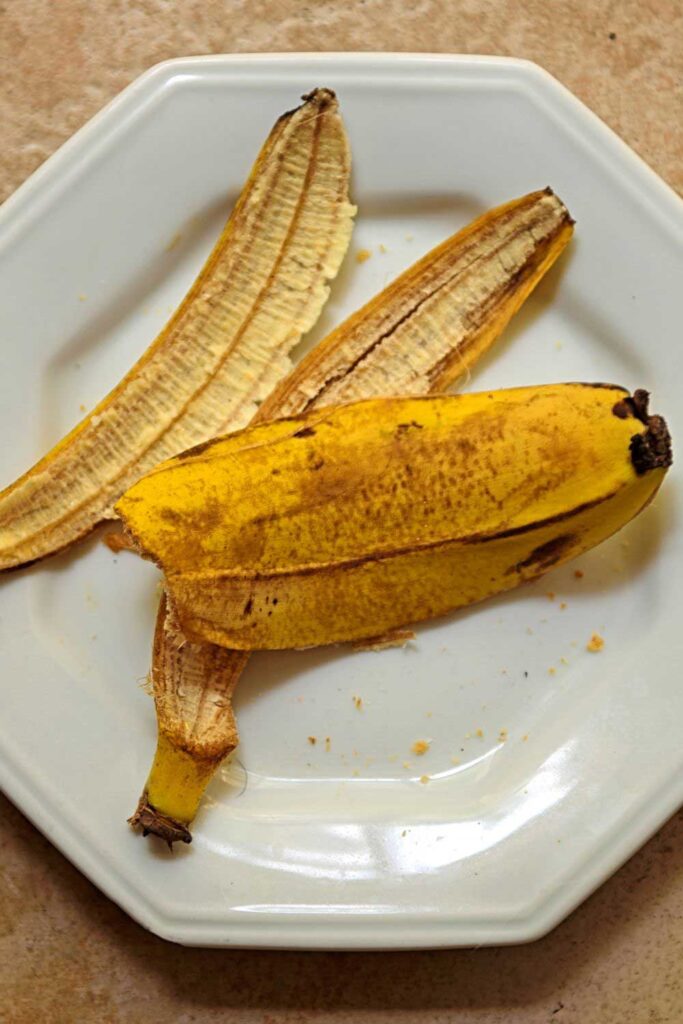 how to make banana peel fertilizer