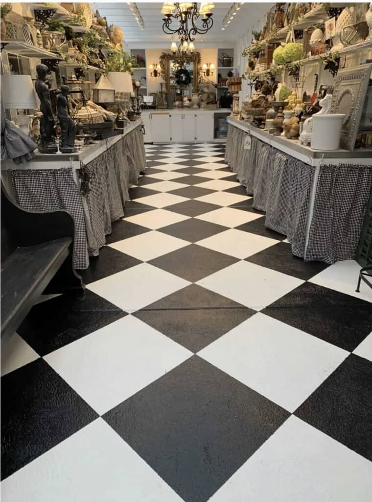 15 diy craft projects Black and white DIY checkered floor 