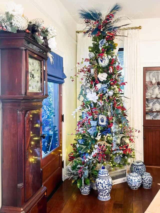 Blue and White Christmas Decorations: Beautiful Decor Ideas