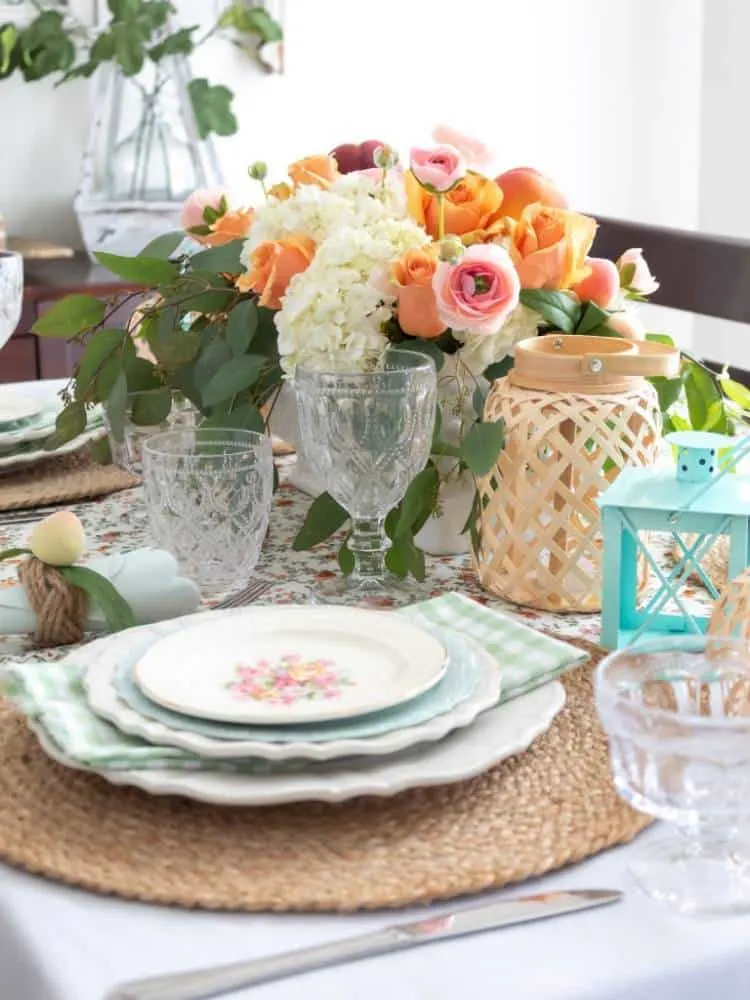 Mid West Life and style  summer tablescape 