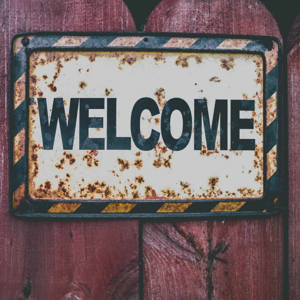 35 budget friendly ideas for fall on the front porch Distressed welcome sign for fall 