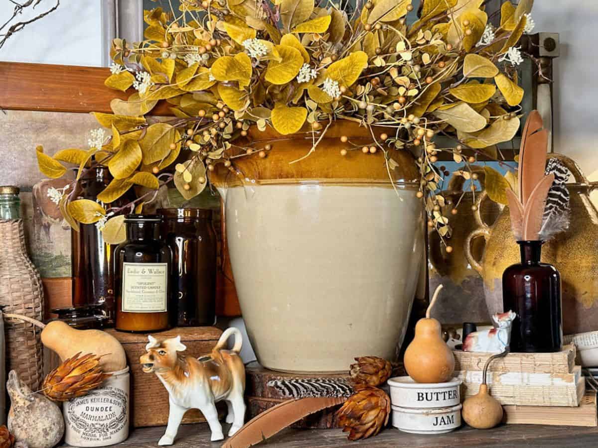 Fall Vignette with Old Books : How To Use Vintage Decor