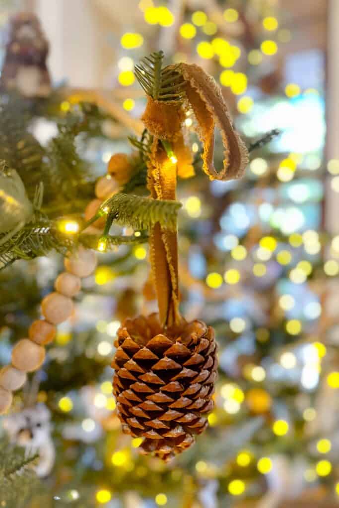 Pinecone Christmas ornament 