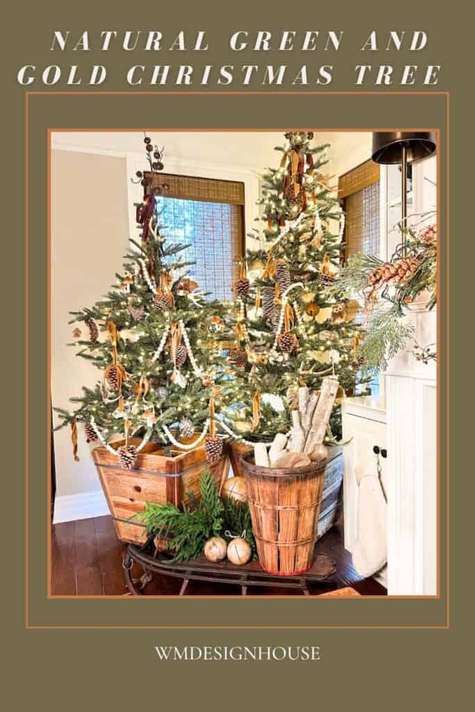 Natural inspired Christmas trees in wood boxes 