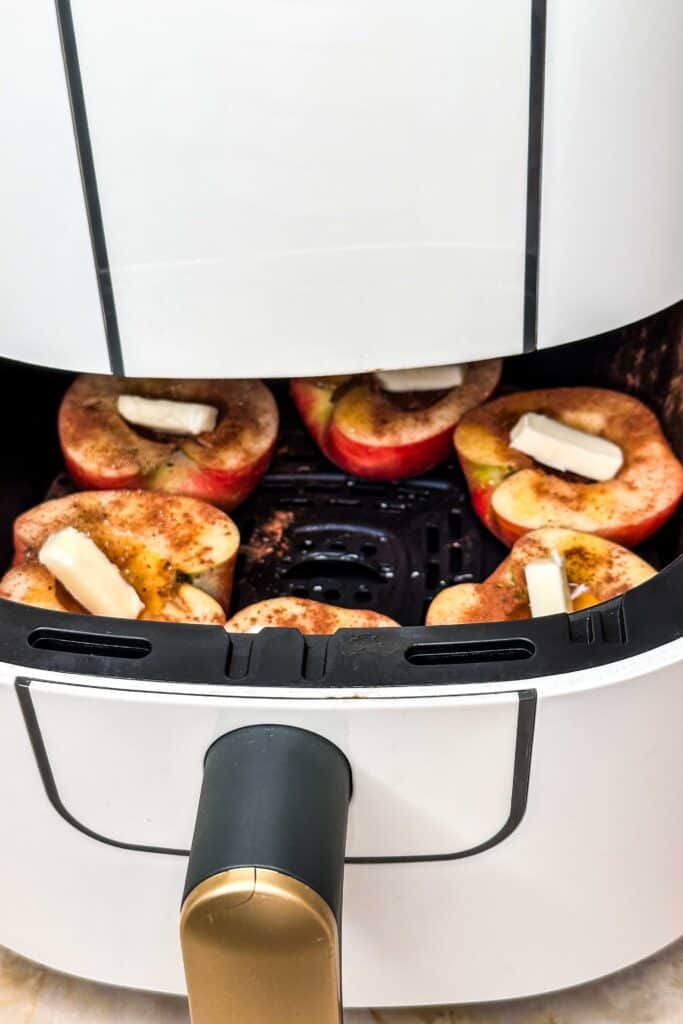 Baked apples in the air fryer