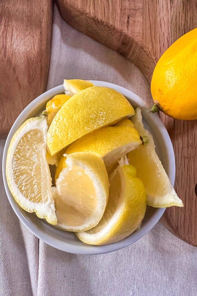 Sliced lemons in a bowl