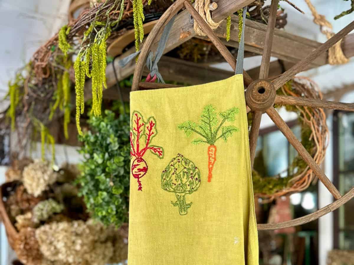 Embroidery Idea for a Garden Apron: Free Veggie Pattern