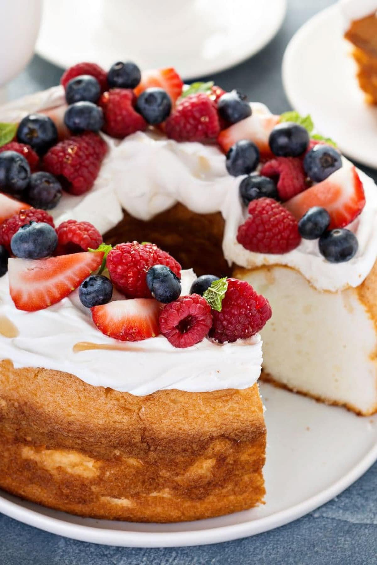 Angel food cake with berries